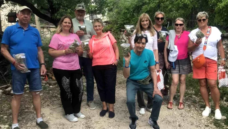 Alman turistler yıllardır aradıkları şifayı Antalya’nın doğasında buldular