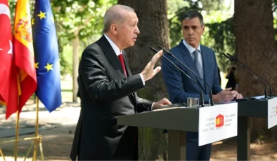 İspanyol muhabirin sorusu Cumhurbaşkanı Erdoğan’ı sinirlendirdi: Başını sallama, bak ben sallamıyorum