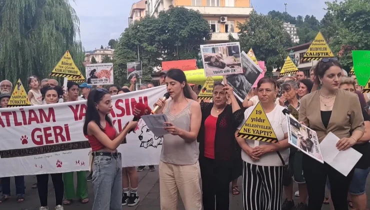 Hayvan Hakları Aktivistleri Kanun Teklifini Protesto Etti