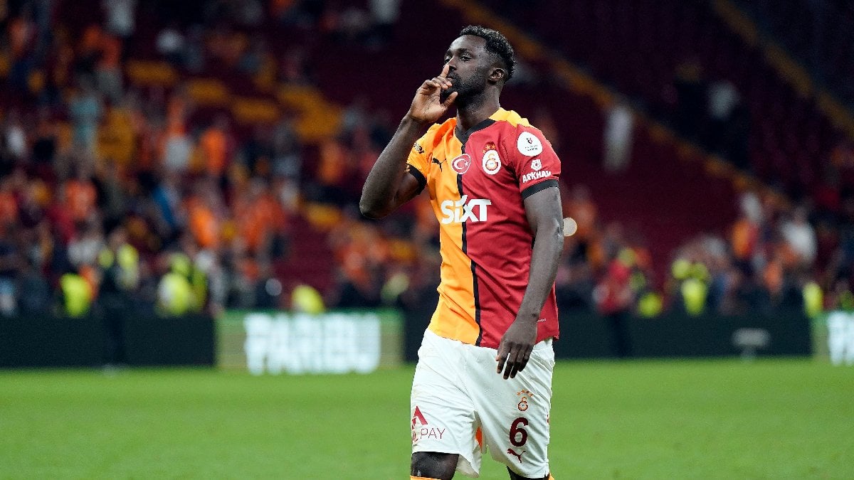 Galatasaray’da maç sonu 3’lüsü Davinson Sanchez’den