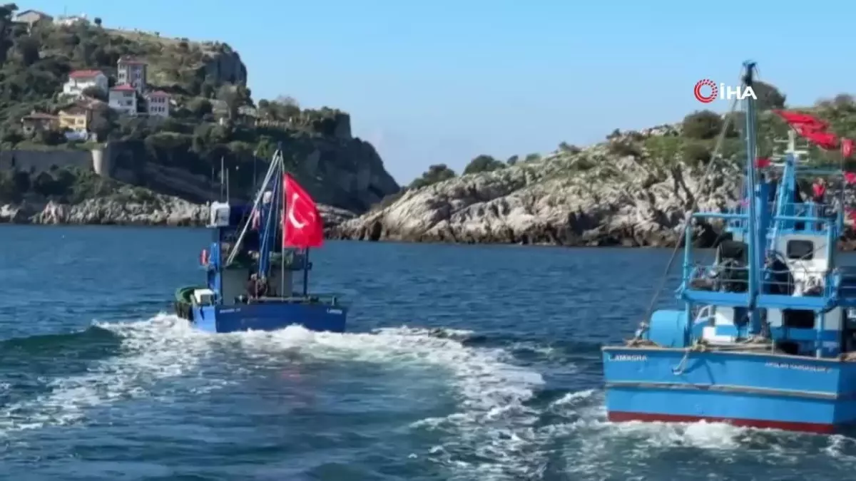 Karadeniz’de 29 Ekim Coşkusu: Amasra’da Tekne Turu Düzenlendi