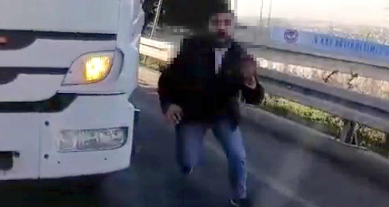 Trafikte tornavidalı dehşet: O anlar kamerada